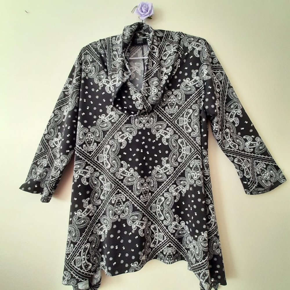 VAMP  women's top. Cowl Neck with 3/4 sleeves Size Medium